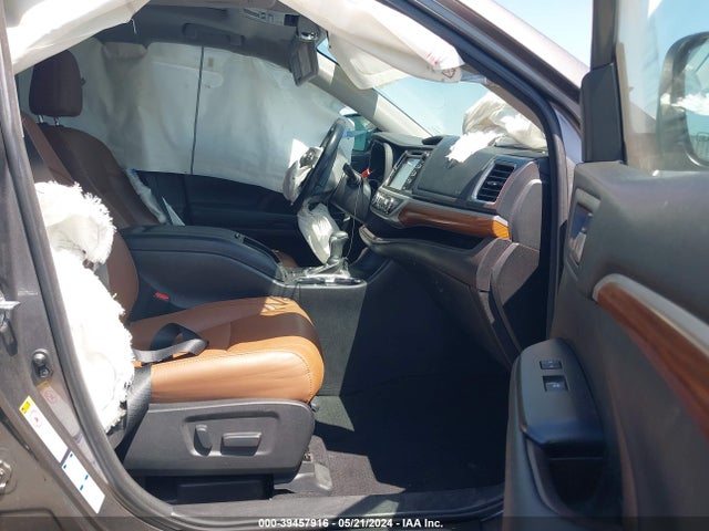 Toyota Highlander Limited Platinum 2018 5TDDZRFHXJS490552 Image 5