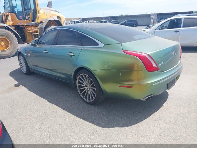 2011 JAGUAR XJ SAJWA1CB4BLV04497 Photo 2