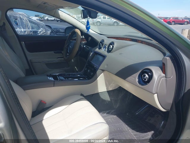 2011 JAGUAR XJ SAJWA1CB4BLV04497 Photo 4