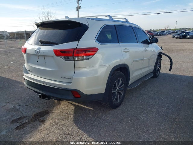 Toyota Highlander Xle 2017 5TDJZRFH3HS513473 Image 4