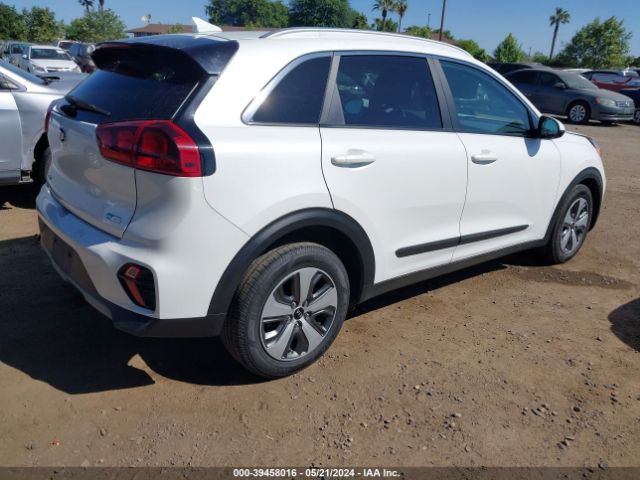KNDCB3LC3L5449758 KIA NIRO LX