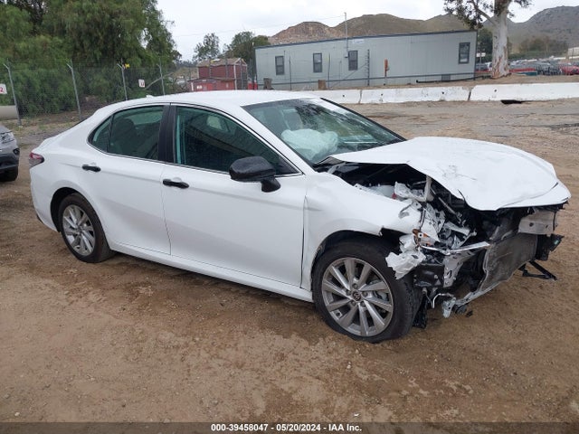 Toyota CAMRY LE 2022 4T1C11AKXNU628630 zdjęcie główne