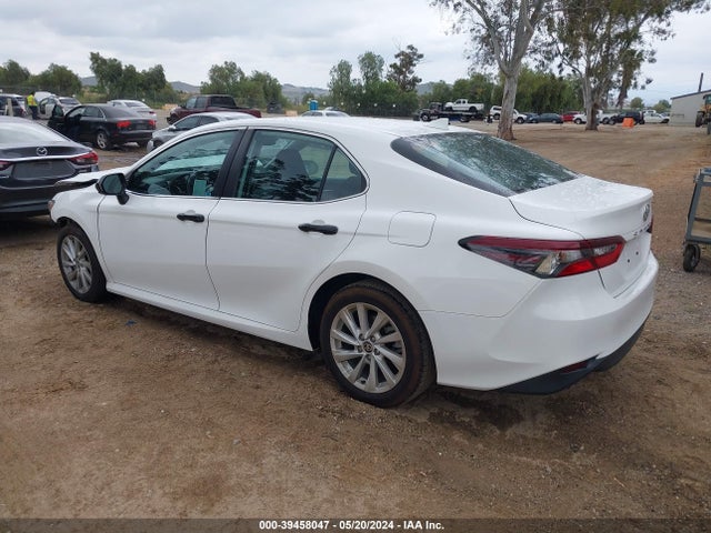 Toyota CAMRY LE 2022 4T1C11AKXNU628630 Image 3