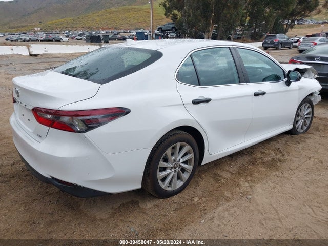 Toyota CAMRY LE 2022 4T1C11AKXNU628630 Image 4