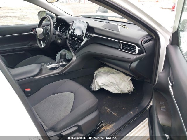 Toyota CAMRY LE 2022 4T1C11AKXNU628630 Image 5