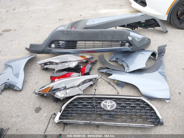 Toyota Corolla Cross Xle 2022 7MUEAAAG1NV011054 Image 18