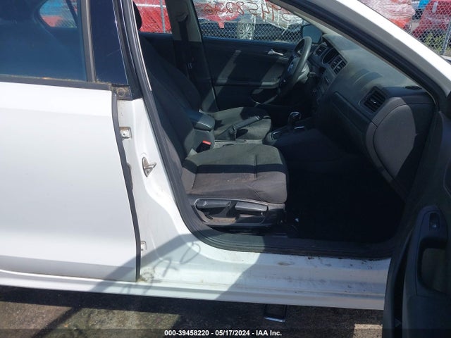 3VW2K7AJ9FM300495 Volkswagen Jetta 2.0l S