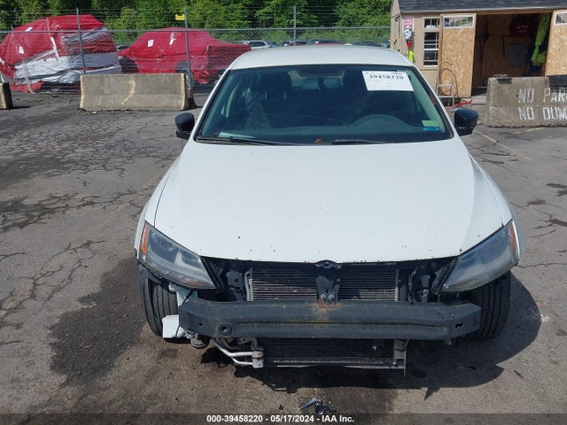 3VW2K7AJ9FM300495 Volkswagen Jetta 2.0l S