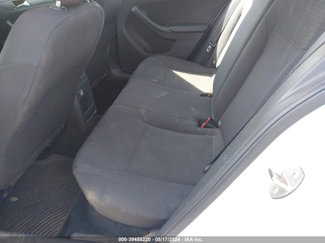 3VW2K7AJ9FM300495 Volkswagen Jetta 2.0l S