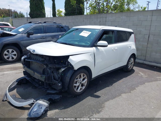 KIA SOUL S 2021 KNDJ23AUXM7138420 Image 2