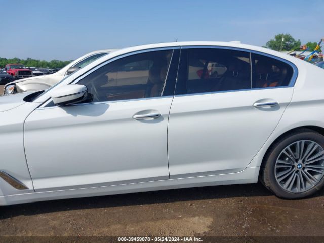 WBAJA7C3XHG906608 BMW 530i Xdrive