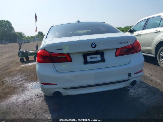 WBAJA7C3XHG906608 BMW 530i Xdrive