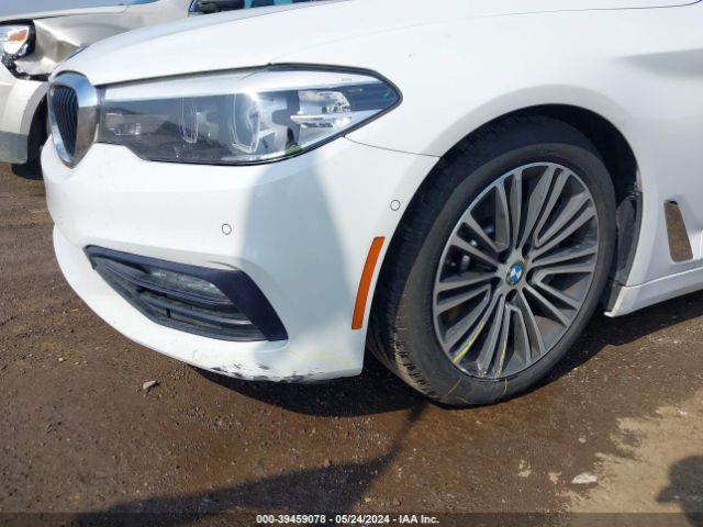 WBAJA7C3XHG906608 BMW 530i Xdrive
