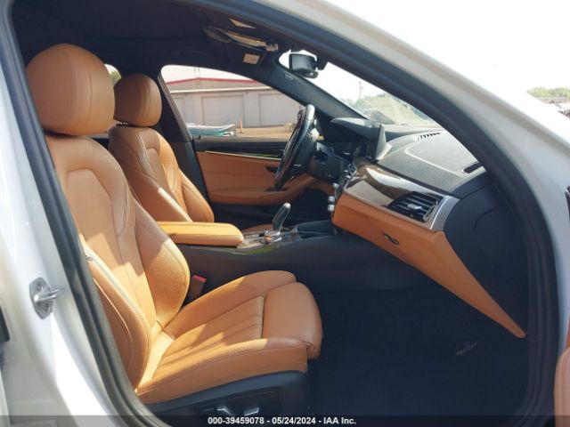 WBAJA7C3XHG906608 BMW 530i Xdrive