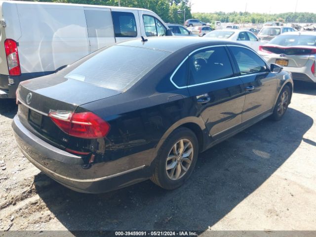1VWAT7A32GC062146 Volkswagen Passat 1.8t S