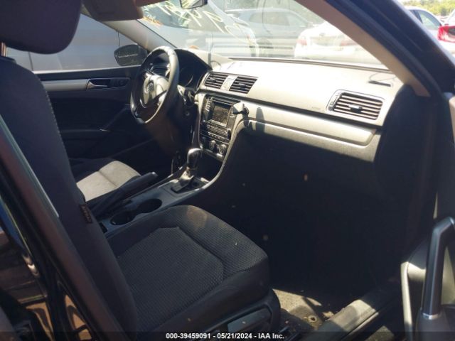 1VWAT7A32GC062146 Volkswagen Passat 1.8t S