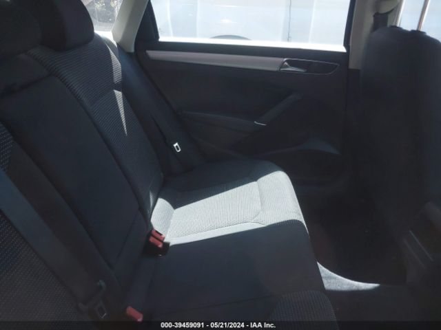 1VWAT7A32GC062146 Volkswagen Passat 1.8t S
