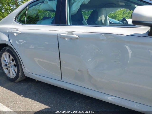 Toyota CAMRY LE 2022 4T1C11AK6NU074809 Image 18