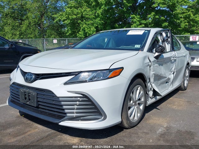 Toyota CAMRY LE 2022 4T1C11AK6NU074809 Image 2
