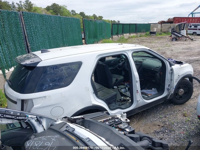 Ford Police Interceptor Utility 2018 1FM5K8AR6JGB19218 Image 4