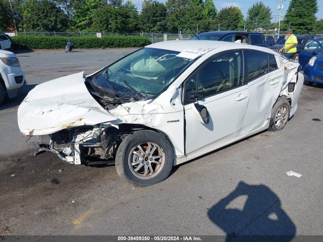 Toyota Prius Two Eco 2016 JTDKARFU1G3009304 Image 2