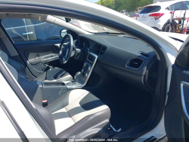 YV440MWKXH1026528 Volvo V60 Cross Country T5