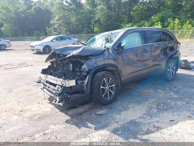 Toyota Highlander Xle 2017 5TDKZRFH2HS524825 Image 2