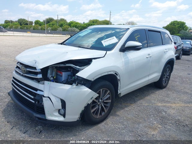 Toyota Highlander Xle 2017 5TDKZRFH0HS202460 Image 2