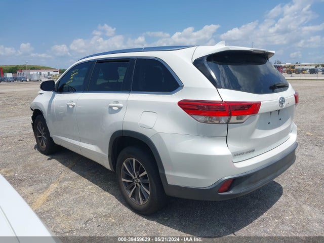 Toyota Highlander Xle 2017 5TDKZRFH0HS202460 Image 3