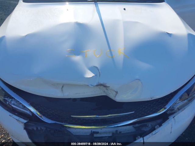 1C3CCCEG0FN589529 Chrysler 200 C
