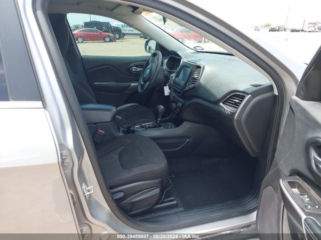 1C4PJLCB4KD358823 Jeep Cherokee Latitude Fwd