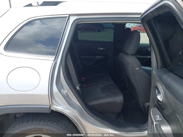 1C4PJLCB4KD358823 Jeep Cherokee Latitude Fwd