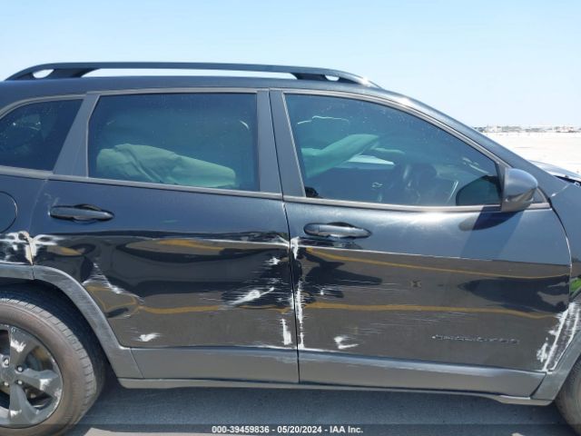 1C4PJMCB8GW225760 Jeep Cherokee Altitude