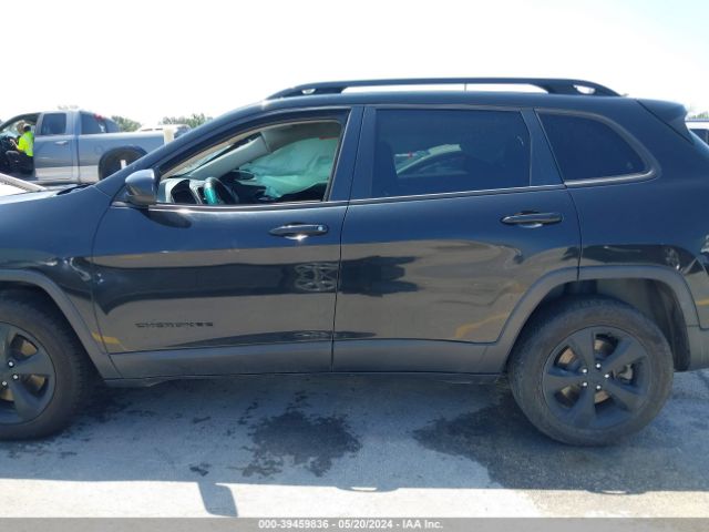 1C4PJMCB8GW225760 Jeep Cherokee Altitude