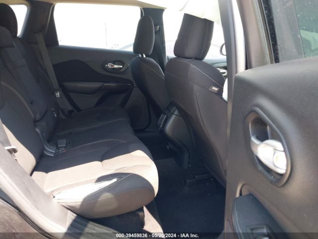 1C4PJMCB8GW225760 Jeep Cherokee Altitude