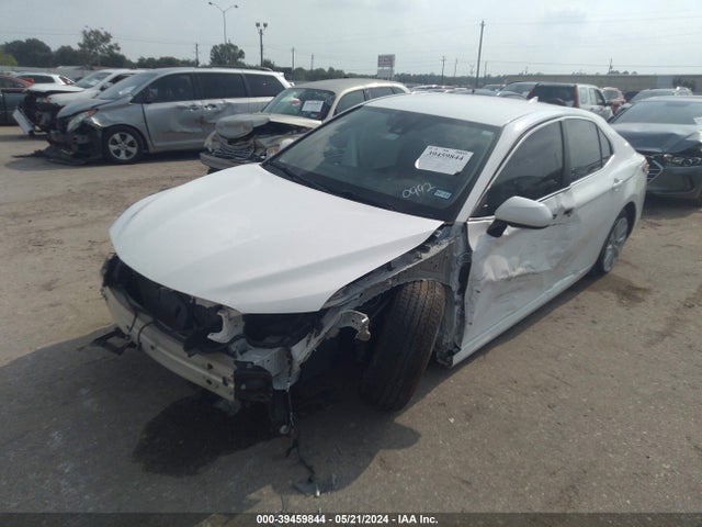 Toyota CAMRY LE 2020 4T1C11AK7LU920992 Image 2