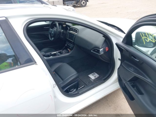 SAJAR4BG0HA972734 Jaguar Xe 25t