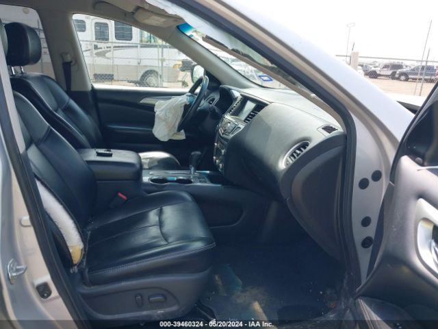 5N1DR2MN0HC670856 Nissan Pathfinder Sl