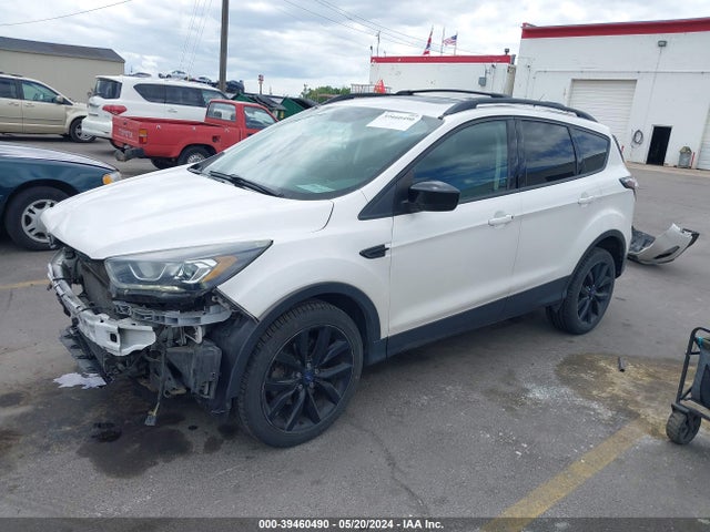 Ford ESCAPE SE 2017 1FMCU9GDXHUB83132 Image 2