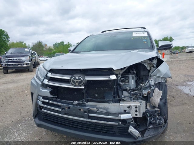 Toyota Highlander Limited Platinum 2017 5TDDZRFH0HS466187 Image 6