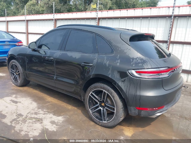 2021 PORSCHE MACAN WP1AA2A52MLB11417 Photo 2