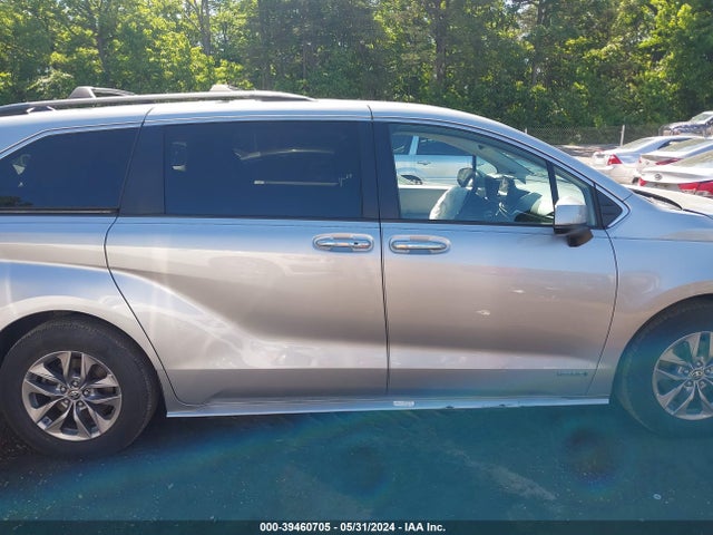 Toyota SIENNA XLE 2021 5TDYSKFC5MS019205 Image 13