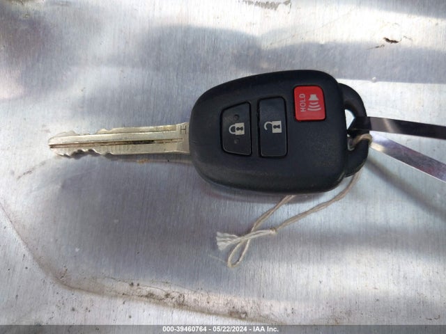 Toyota RAV4 LE 2018 2T3ZFREV6JW414640 Image 11