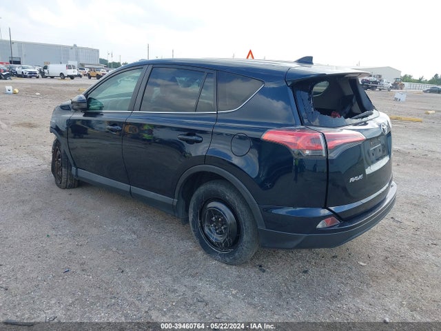 Toyota RAV4 LE 2018 2T3ZFREV6JW414640 Image 3