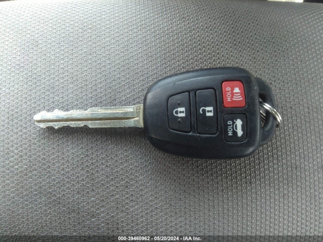 Toyota COROLLA LE 2018 2T1BURHE5JC104394 Image 11