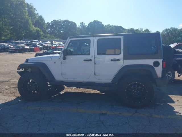 1C4BJWDG4GL119856 Jeep Wrangler Unlimited Sport
