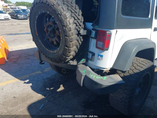 1C4BJWDG4GL119856 Jeep Wrangler Unlimited Sport