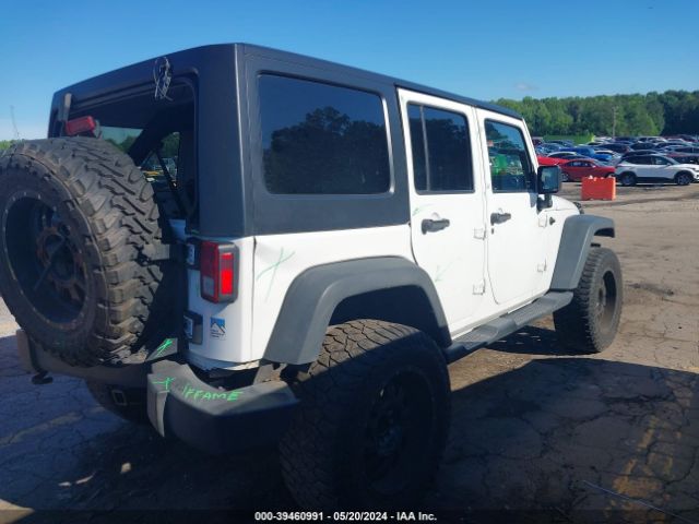 1C4BJWDG4GL119856 Jeep Wrangler Unlimited Sport