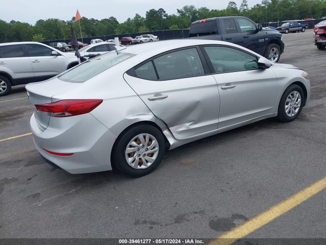 Hyundai ELANTRA SE 2018 5NPD74LF3JH389810 Image 4