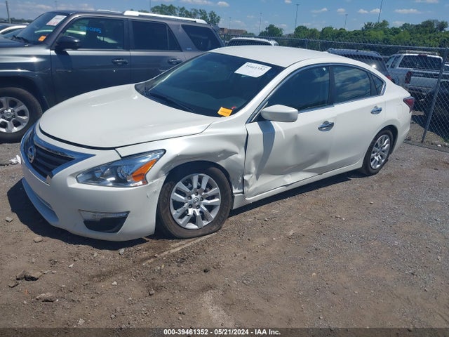 Nissan Altima 2.5 S 2014 1N4AL3AP1EC152826 Image 2
